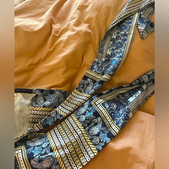 Scarf shirt - Picture 2 of 2